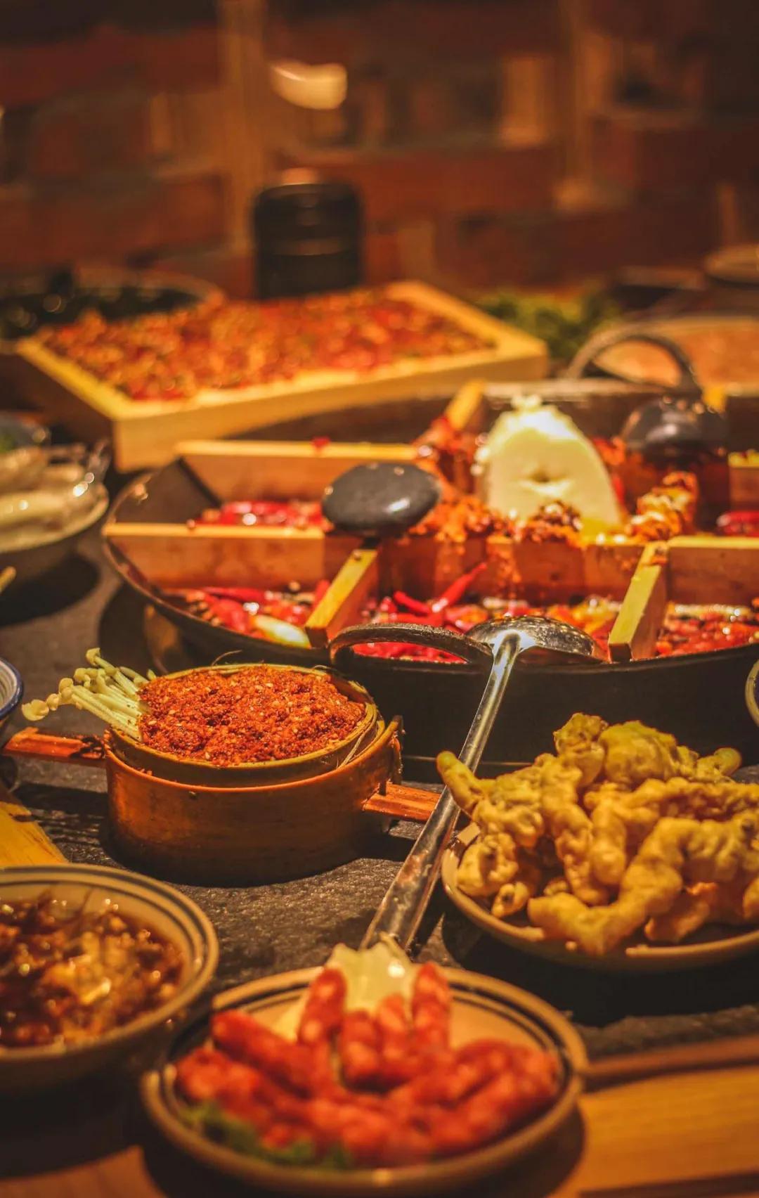 我们用25张图，去拆开8.2402万平方公里的重庆