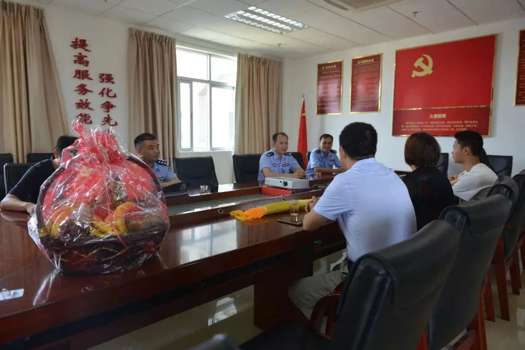 看看广东警方这几番操作，你觉得谁最帅？