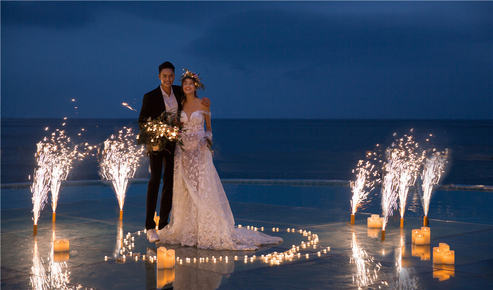 夜景拍摄小清新风格摩托婚纱照,夜景婚纱照个性