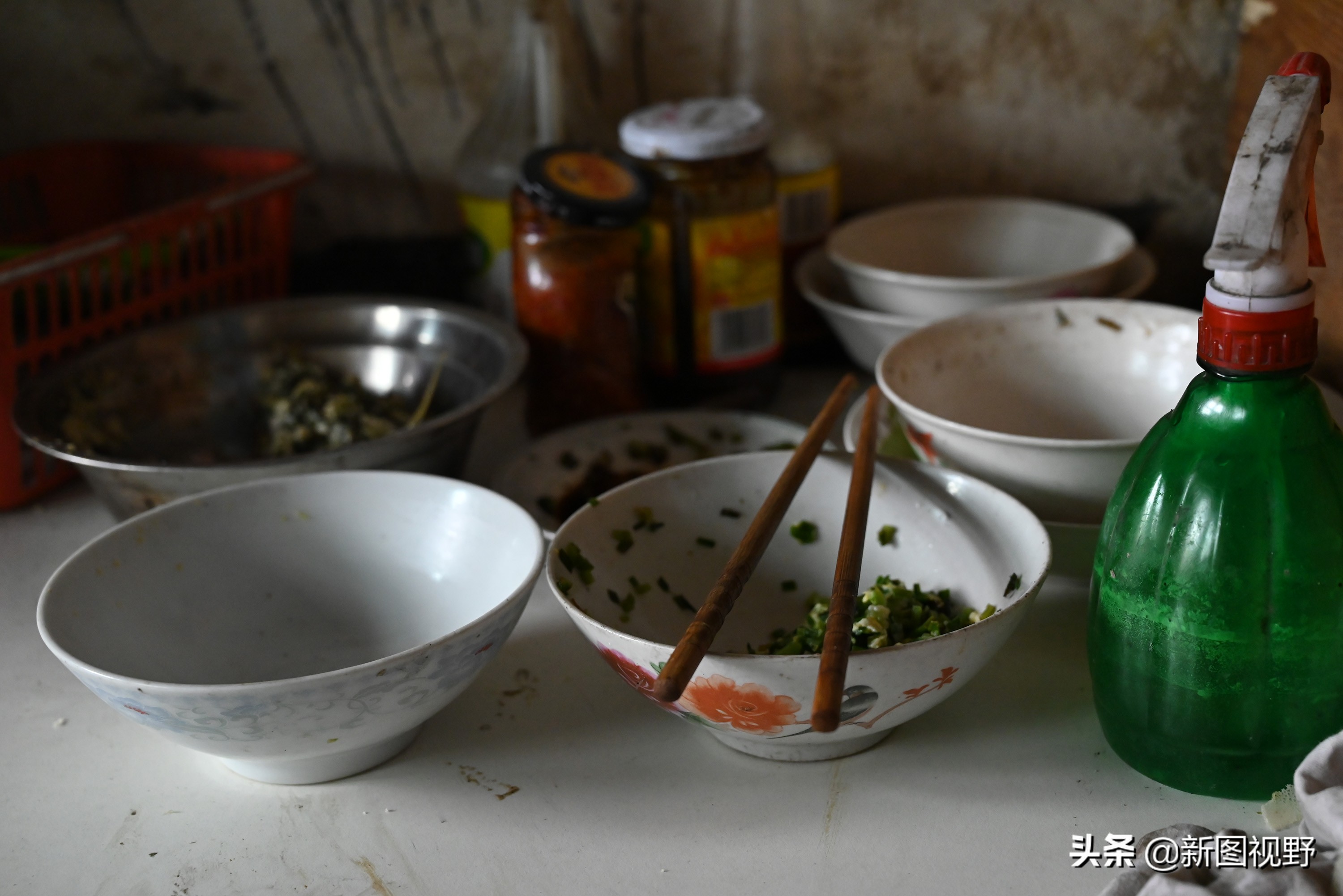 77岁儿子谈长寿经验，100岁母亲插话说出生活秘诀，极具人生智慧