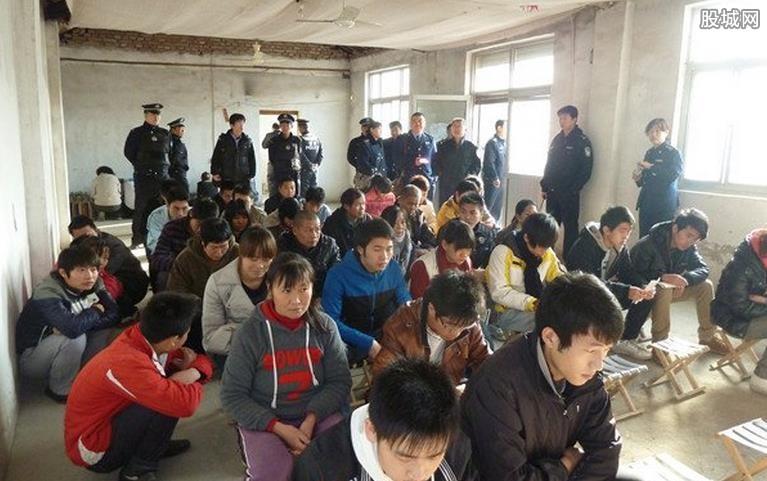 假少将董大维和杨树宽,董大维冒充少将完整版焦点访谈