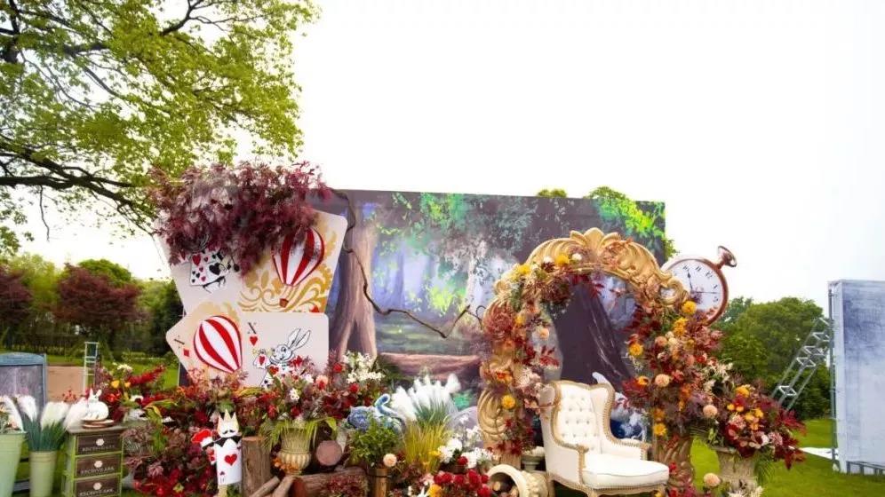 QUNEEN梦游仙境女王派对，天著之上有美的竞相发生