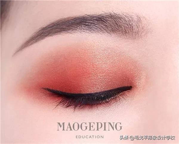 怎么避免眼妆脏,怎样防止眼妆脱落