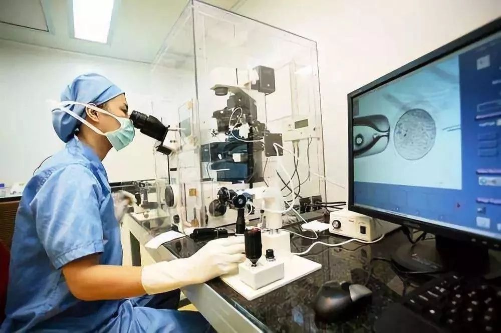 高端操作！医院人工授精太贵，英国单身妈妈自己操作，一次成功