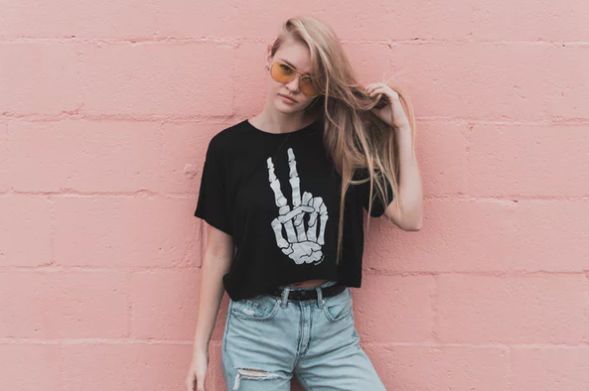 我，90后游戏陪玩女孩，被问5000一晚可不可以