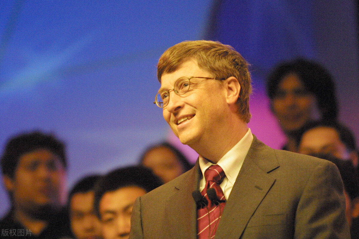 创业奇才100元白手起家，干出让贝索斯都仰望的成绩「借鸡下蛋」