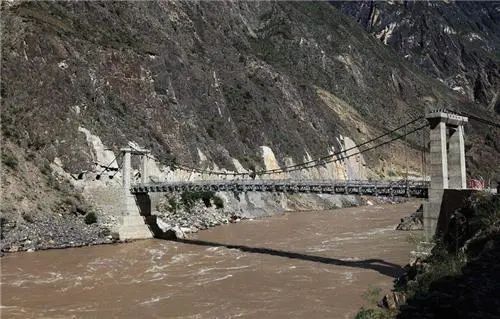 郑州暴雨事件的感人故事情节,郑州暴雨故事系列