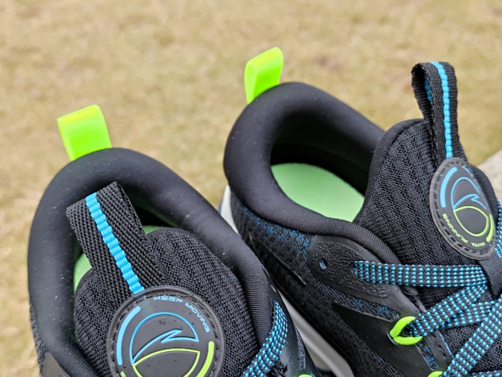 安踏咕咚联名跑鞋,安踏创1.5大数据跑鞋测评视频