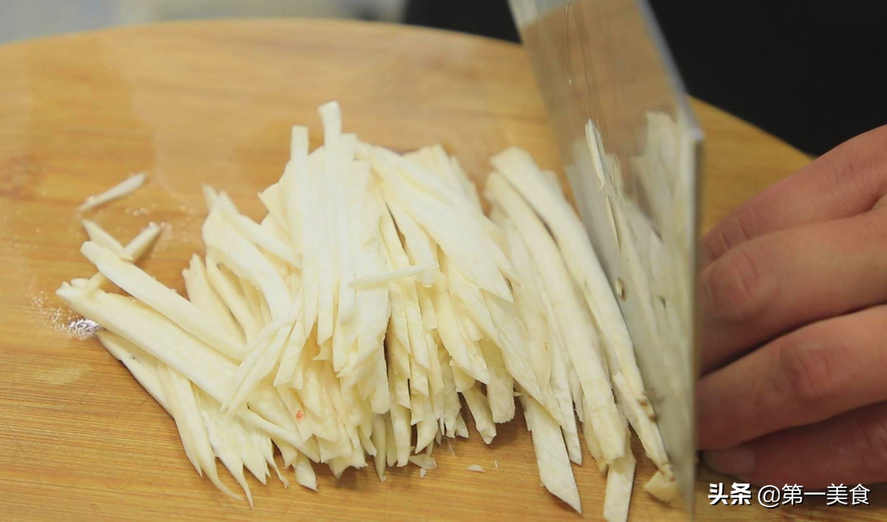 又酥又脆煎饼的家常做法,大厨做煎饼果子的配方教程