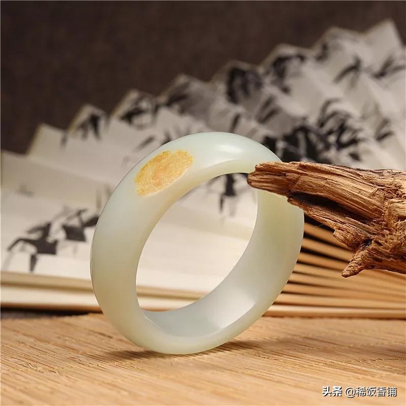 和田玉山料和籽料区别,和田玉山料和籽料的区别