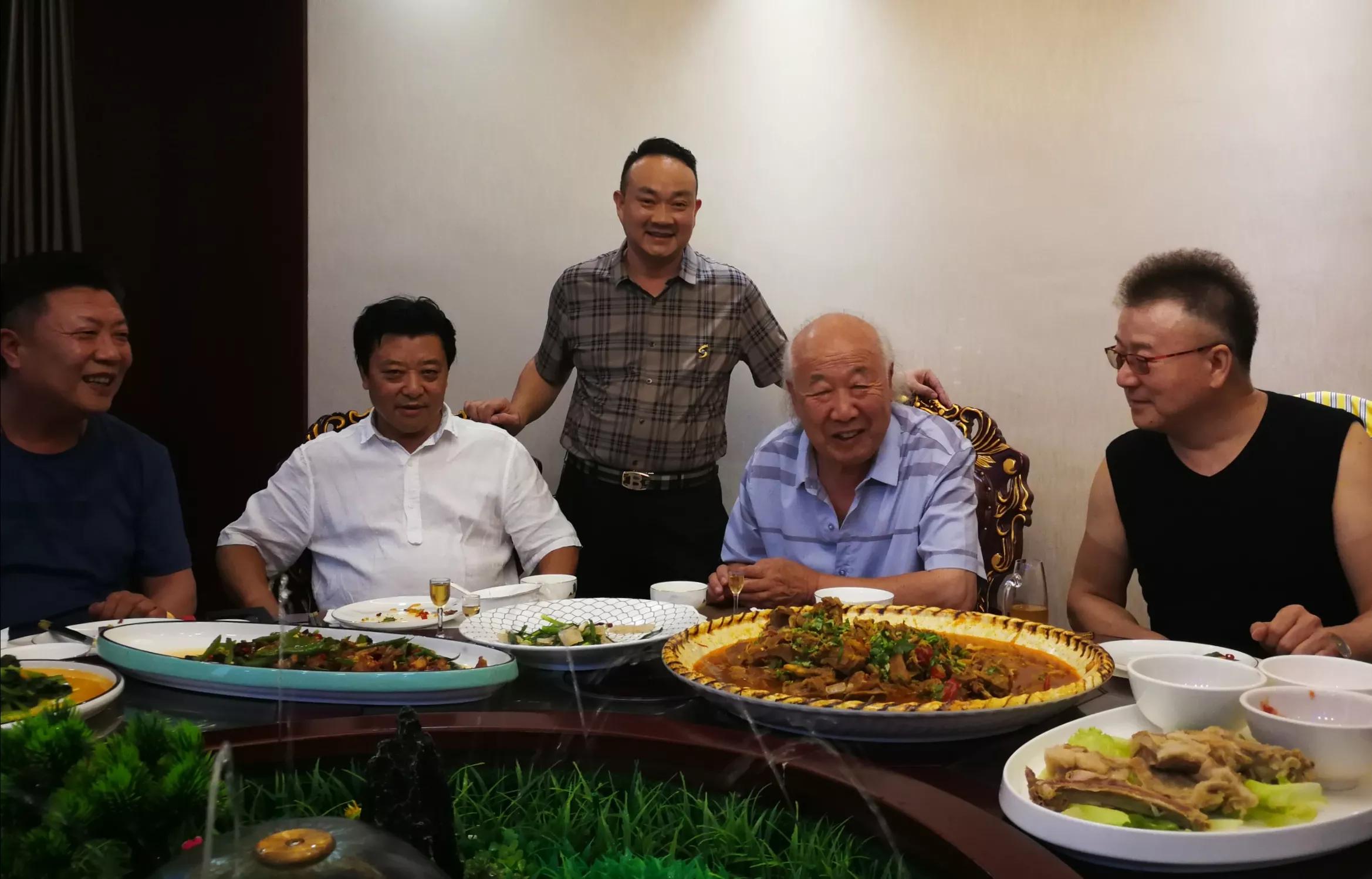 神龙药业邀请汉中各界人士“共庆七夕，畅话神农”