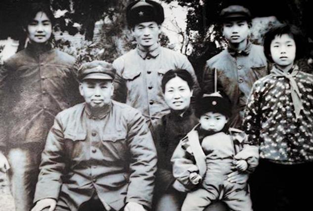 *世友许**之子许光,患癌后向医院提要求:不用进口药,不做过度治疗