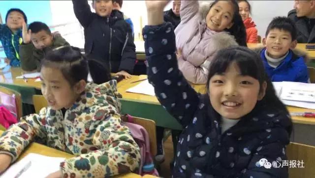 温暖一双手四年级作文,一双温暖的手作文600字