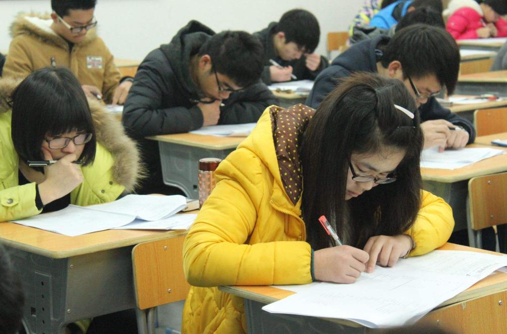 专科狱警的工资一般是多少,狱警年薪25万为什么这么高