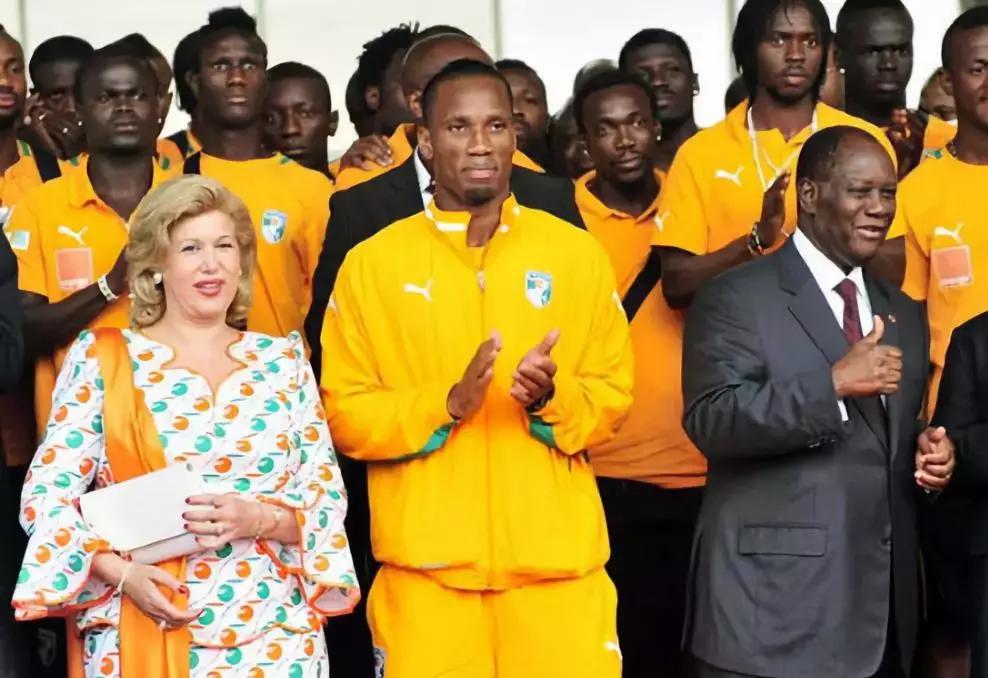 非洲刘德华宣布退役，3件事带你了解蓝军传奇！