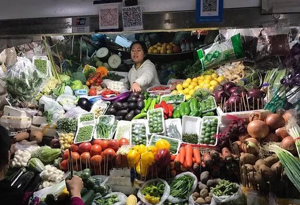 没有中间商赚差价就是最大的谎言,没有中间商赚差价这是最荒唐的话