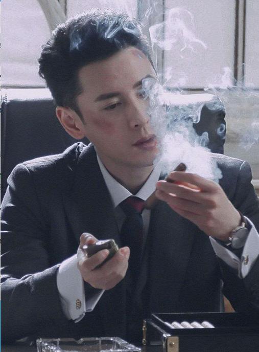 2013年“鳌拜”沈泰在咖啡厅暴打于正:为什么这么对我,你个变态