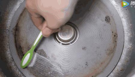 电饭锅粘锅教你一招,电饭锅粘锅了怎么清除最快