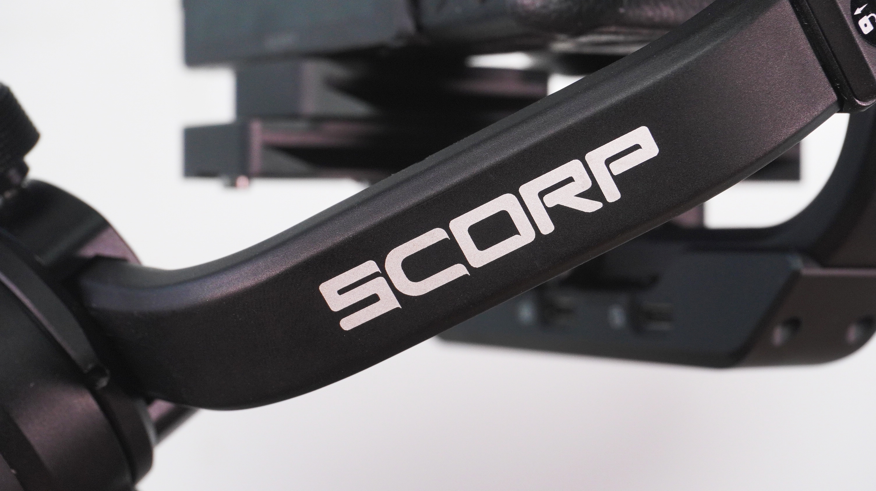 飞宇蝎子scorppro稳定器值得入手吗,飞宇scorpc稳定器和蝎子mini区别