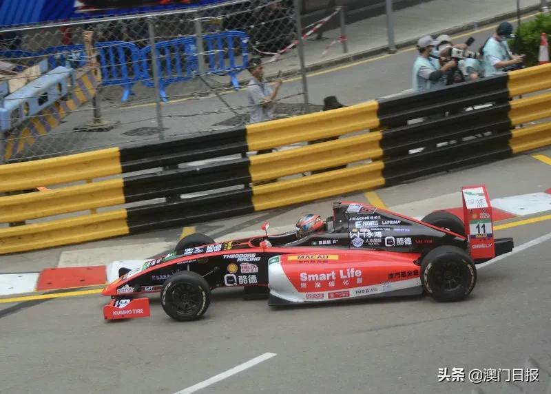 大赛车视频全集,大赛车场内比赛