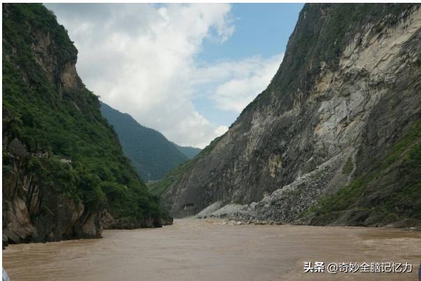 古诗三年级望天门山课堂练习,小学生望天门山背诵