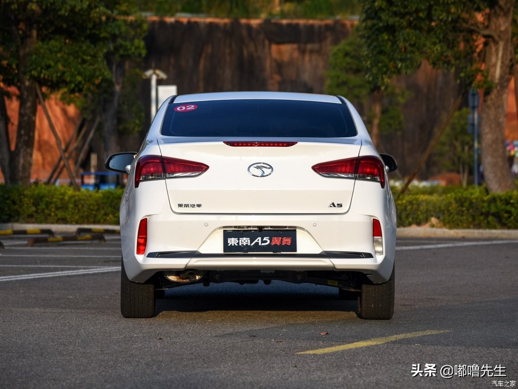 东南a5翼舞手动2021翼尚版价格,东南a5翼舞真实油耗多少钱一公里