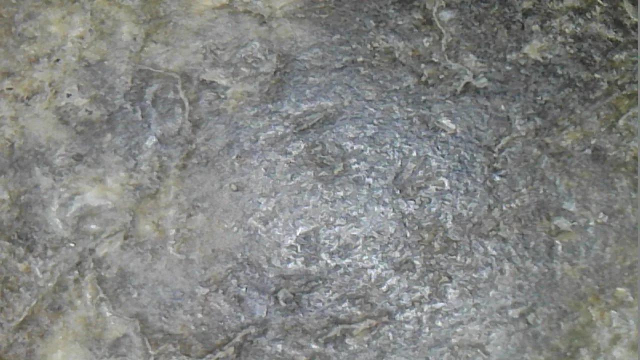 石陨石的熔壳气印特征,石陨石熔融层物理特征