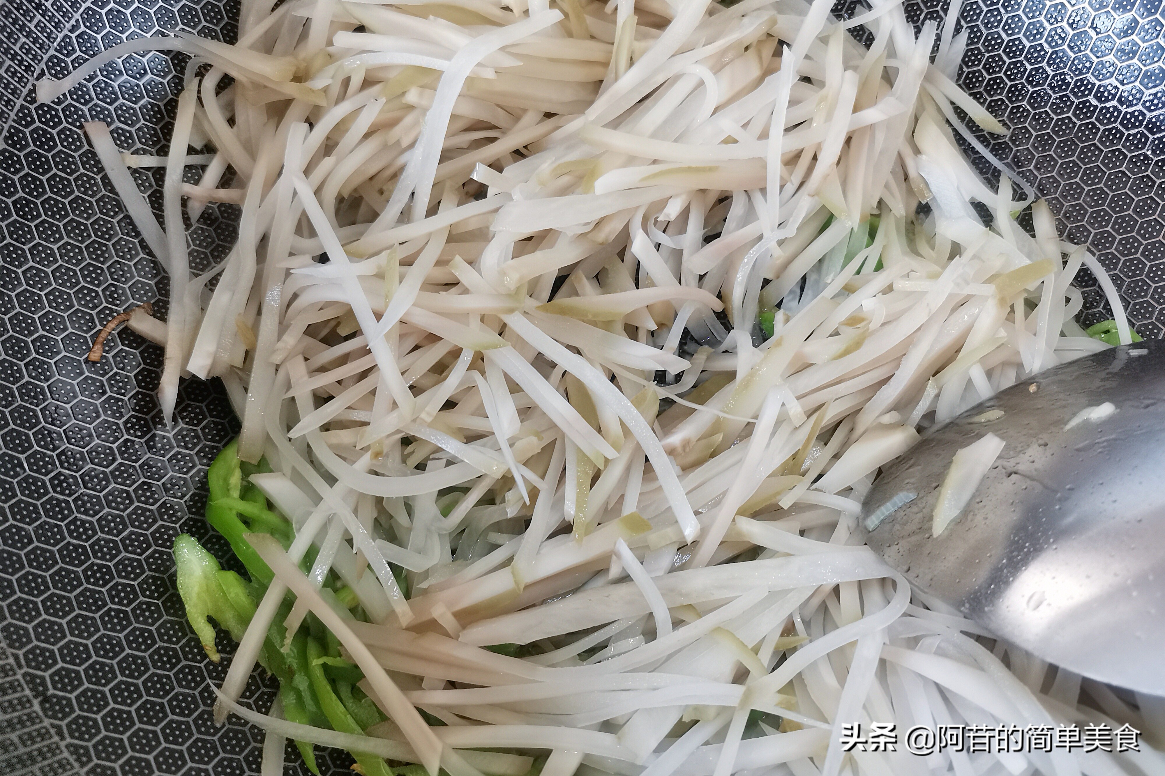 腌制的咸菜太咸怎么办,腌的咸菜特别咸怎么补救