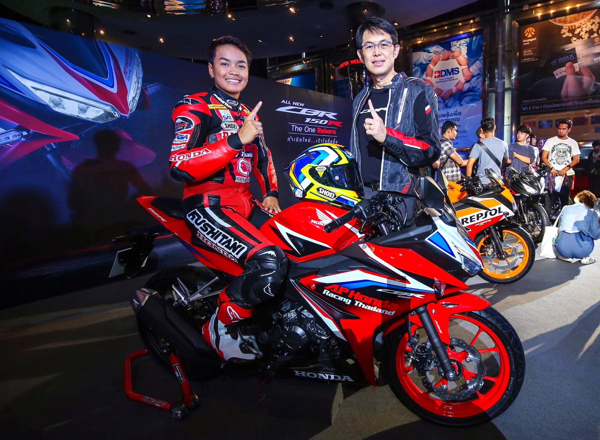 honda新一代cbr1000rr赛车亮相,本田cbr250rr中国上市