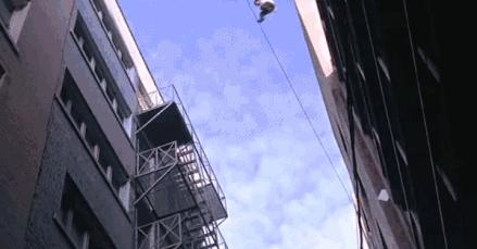 “斗战锦鲤”成龙，人生没有躺赢，只有拿命拼赢