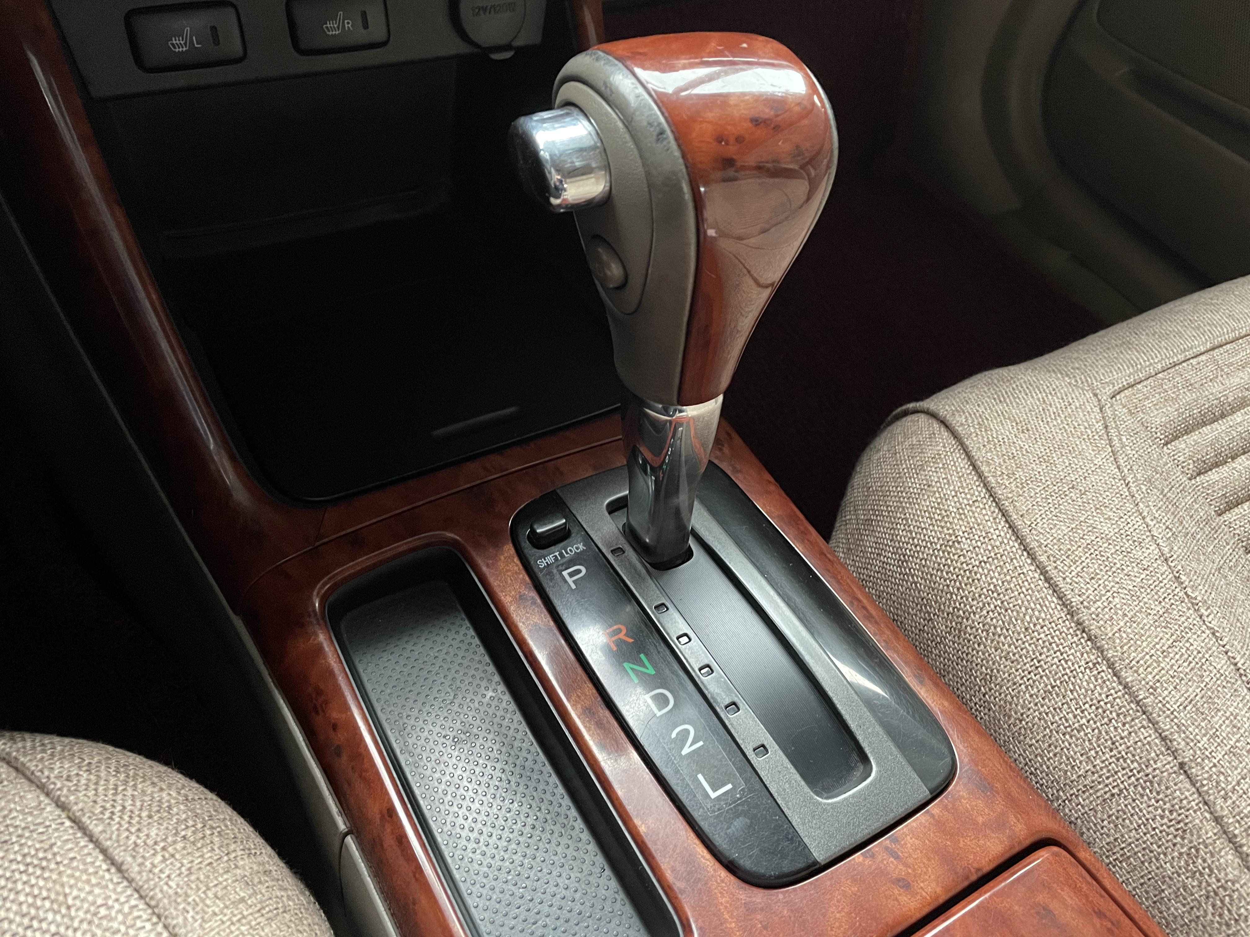 花两万块买一台老奔驰,花两万买一台豪车