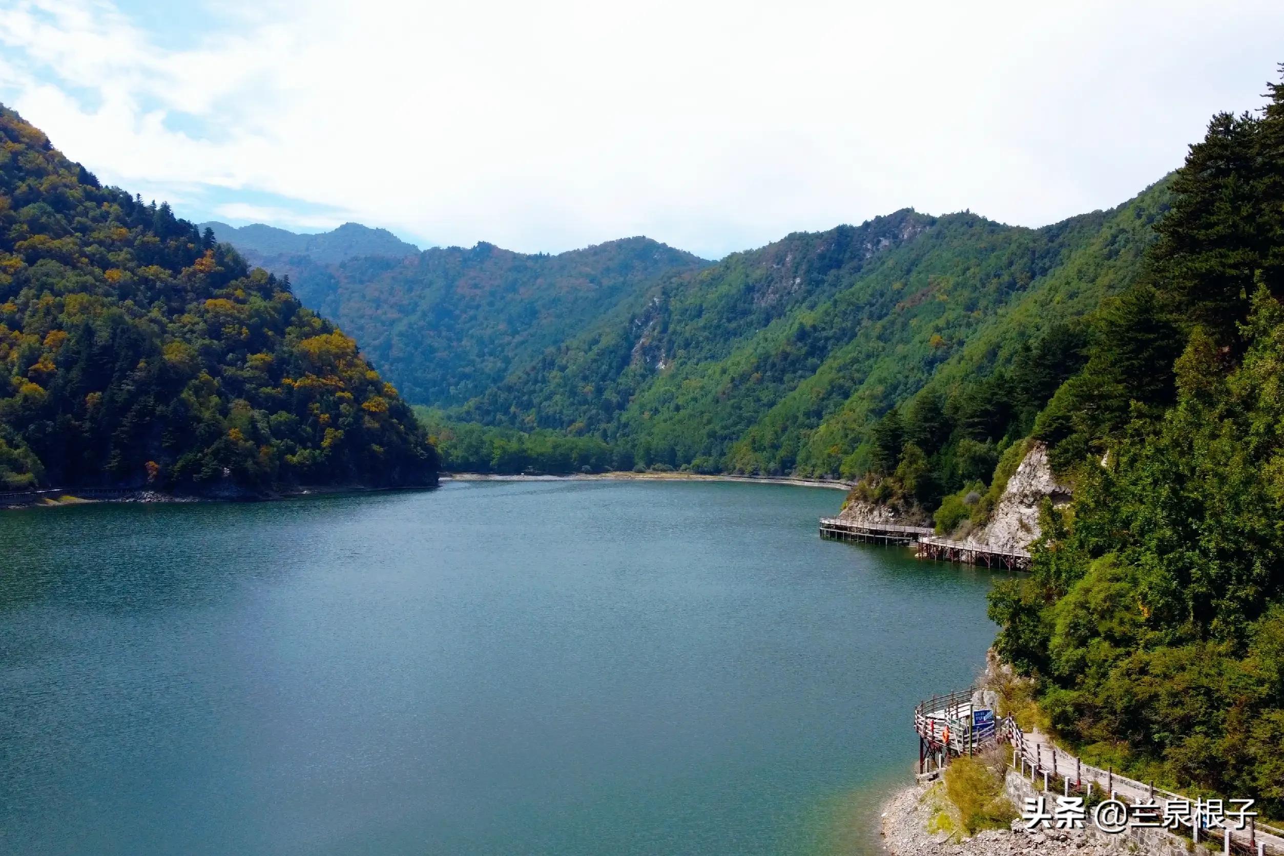 秋天的孟达天池,美丽的孟达天池