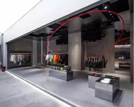 “誒，把你做的男装趋势笔记借我抄下”