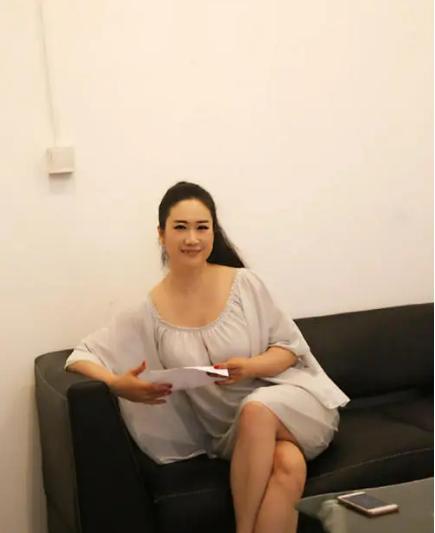 44岁芙蓉姐姐近况：从万民嘲笑到低调富婆，她才是最清醒的那一个