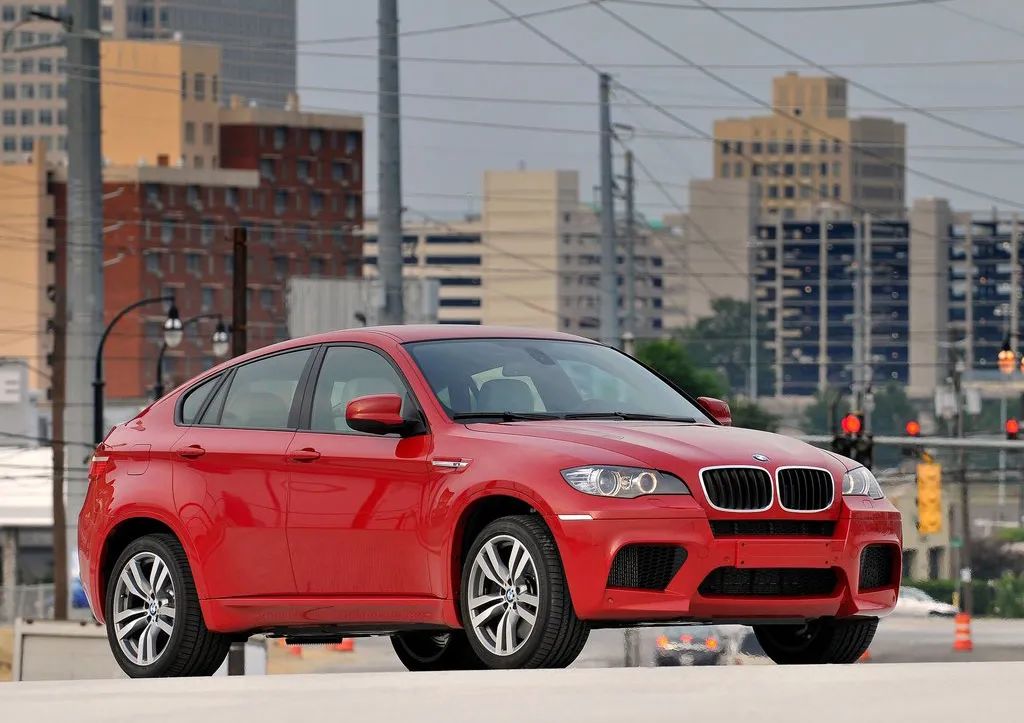 不被大众熟知的千万级豪车,动力比较强的豪车