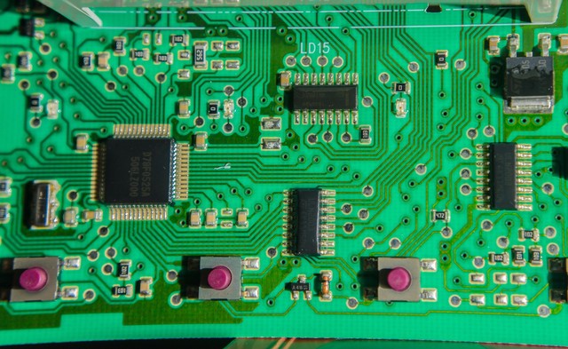 电路板回收多少钱一平方,电路板回收多少钱一斤