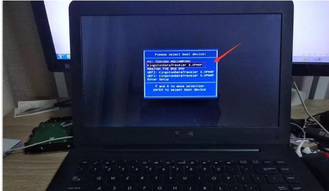 系统崩溃没有光驱u盘怎么装系统,系统崩溃下如何用u盘重装win7系统