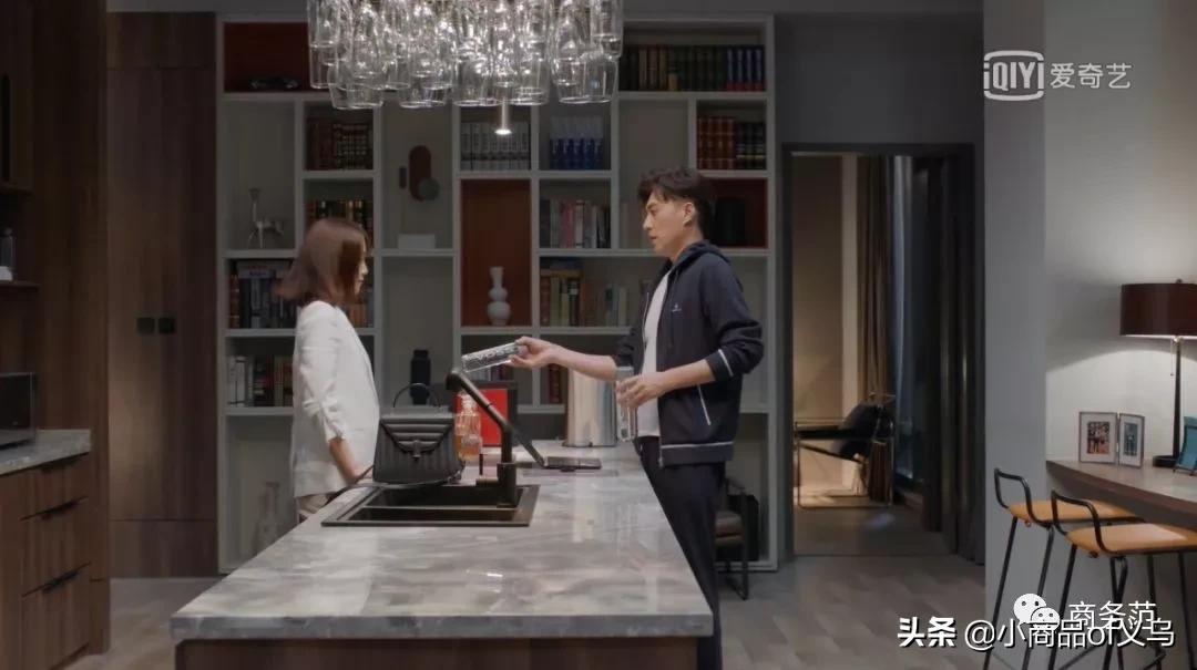 精英律师罗槟栗娜片段,精英律师罗槟去栗娜家里