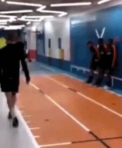 防守进球两手抓，为什么说范戴克是世界第一中卫？（深度分析）