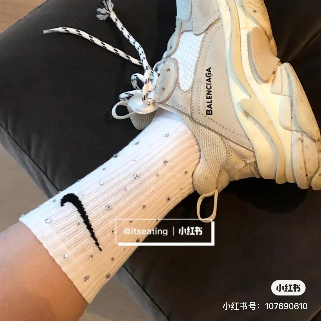 高级透亮的水钻又绚丽又美观,洋气珍珠水钻