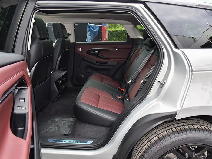 全系2.0t+8at,路虎揽胜极光l2024款对比揽胜运动