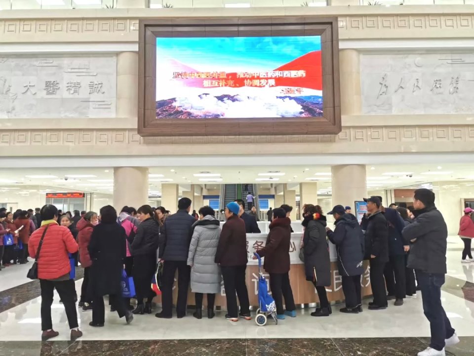 三甲医院门诊开诊时间,三甲医院最新进度