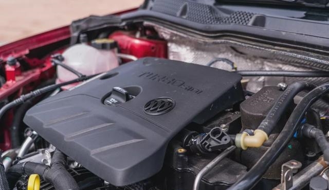 别克威朗三厢版测评视频,别克威朗试驾动力