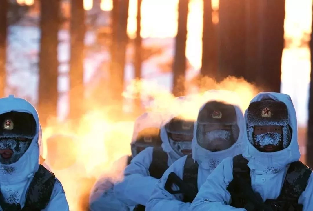 中国军人铮铮铁骨铁血军魂,英姿飒爽霸气的中国军人