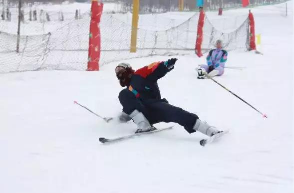 西安高新区哪里有室内滑雪场,西安白鹿仓和白鹿原滑雪场哪个好