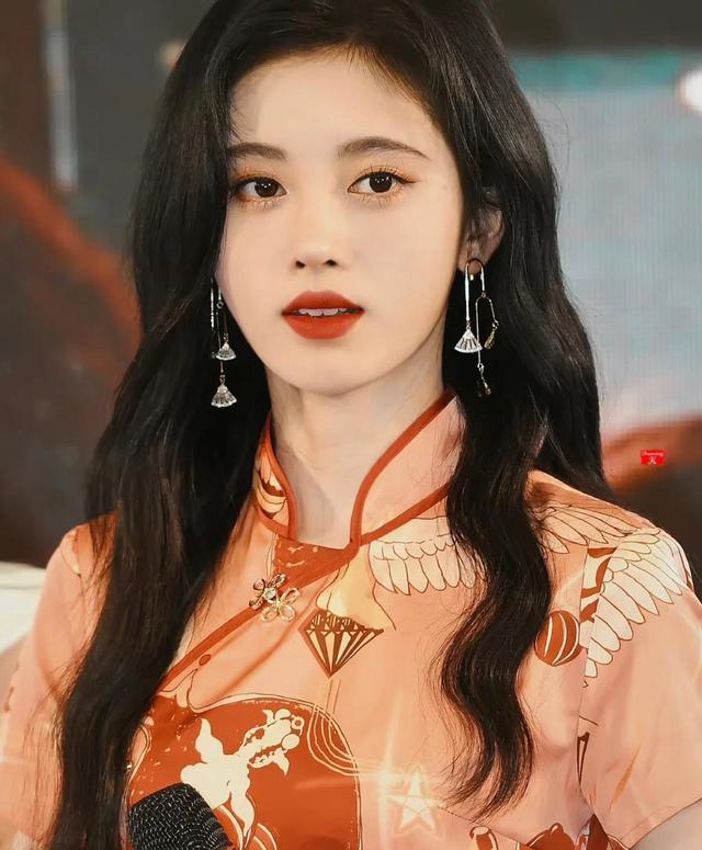 脸小五官大变美思路,短脸怎么变美