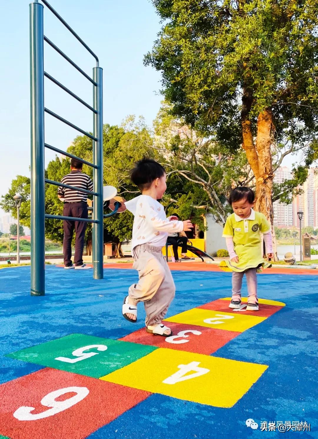 市区这8大公园“魔幻”变身!增添了游乐区、沙坑、足球场、彩绘墙....