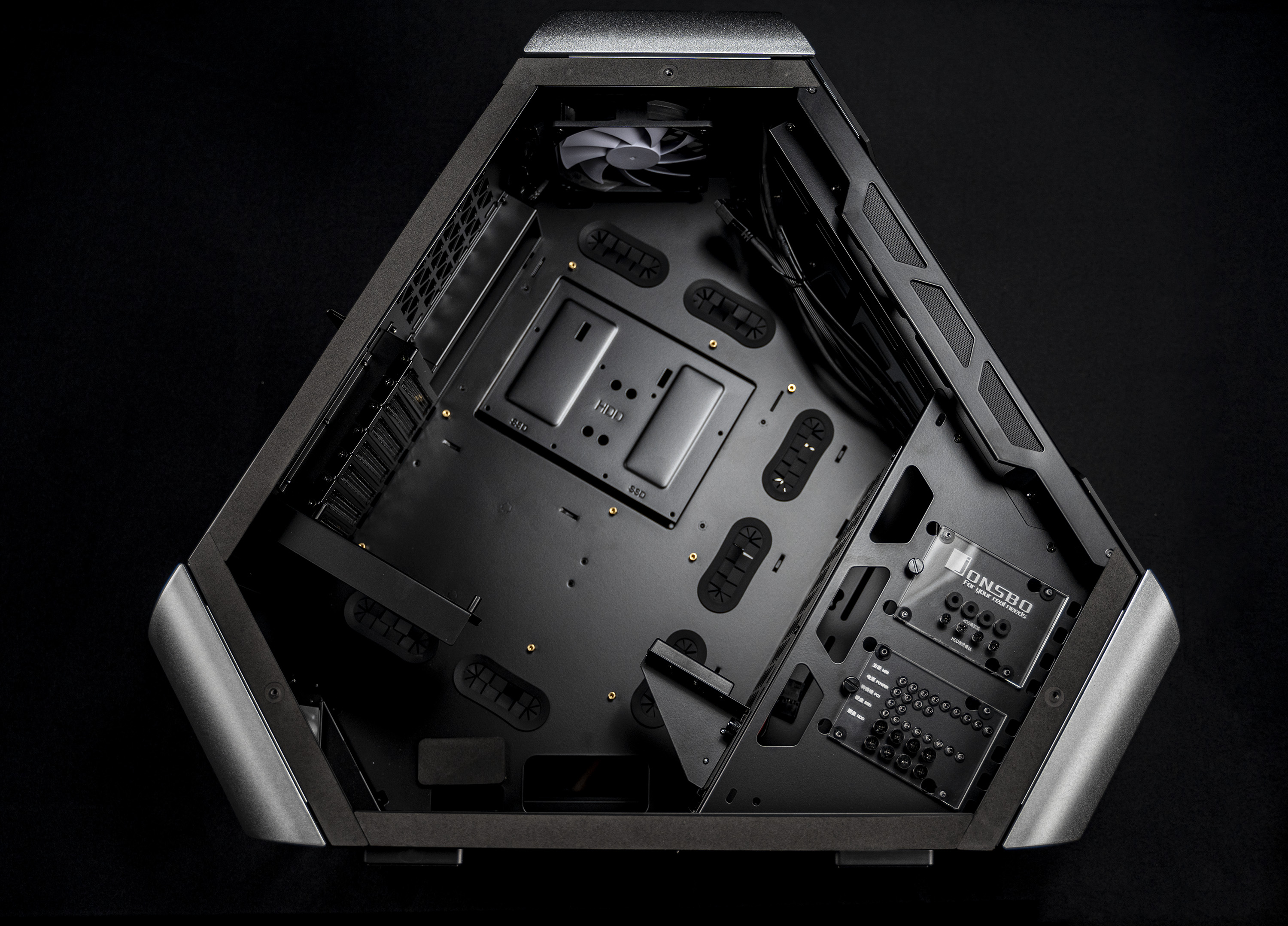 顶级机箱装机,第一次装机推荐机箱