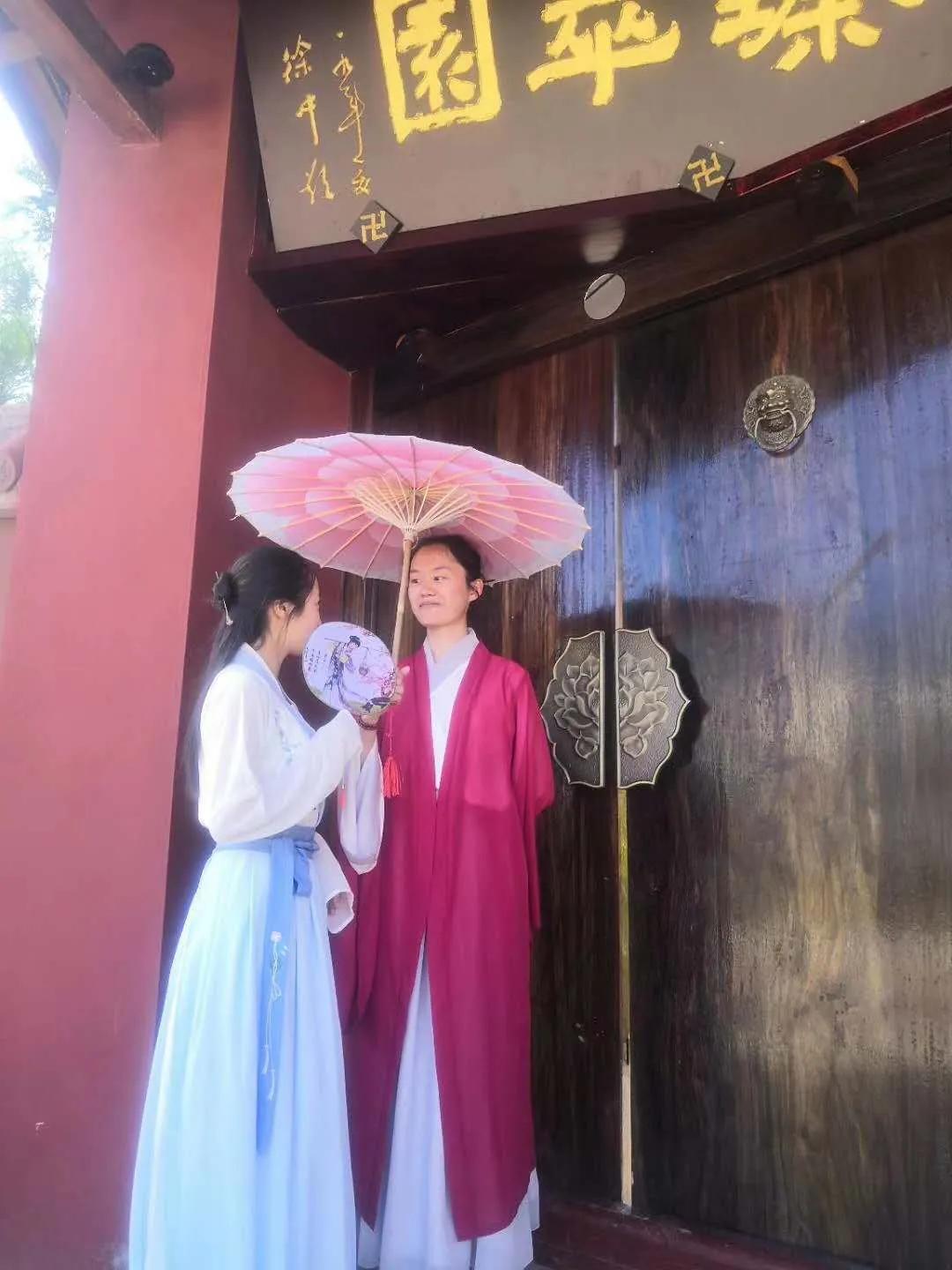 厌学沉迷手机游戏的家庭指导方案,高二孩子沉迷手机游戏厌学怎么办