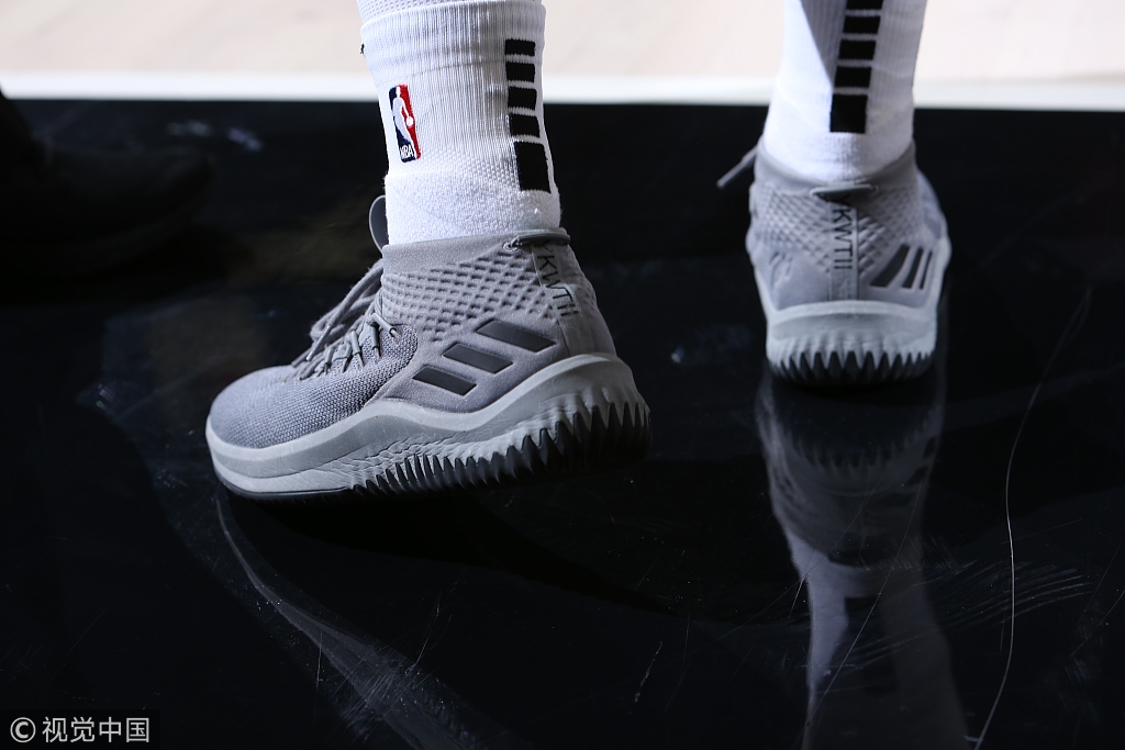 塔克上脚球鞋一览表,nba鞋王塔克赛场球鞋